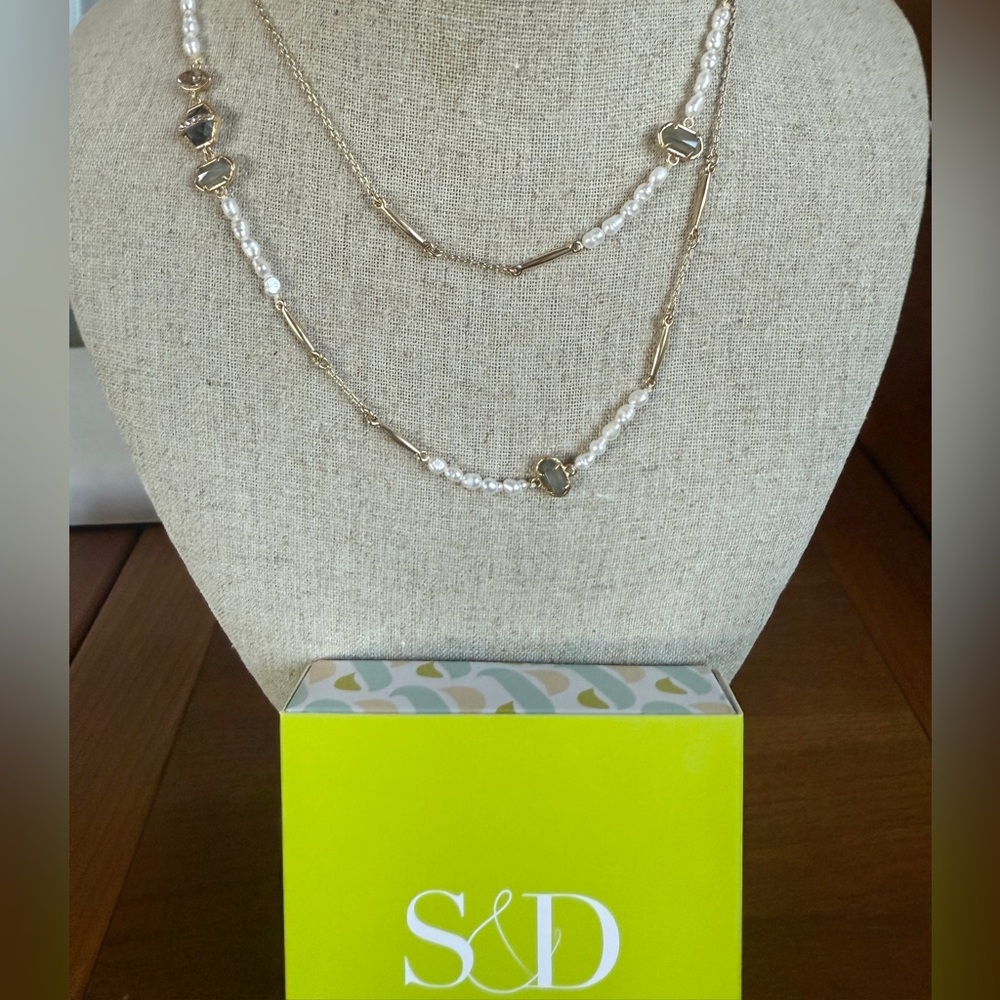 Stella & Dot Collectors Box Station Necklace